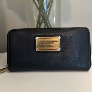 Marc Jacobs black leather zip around wallet